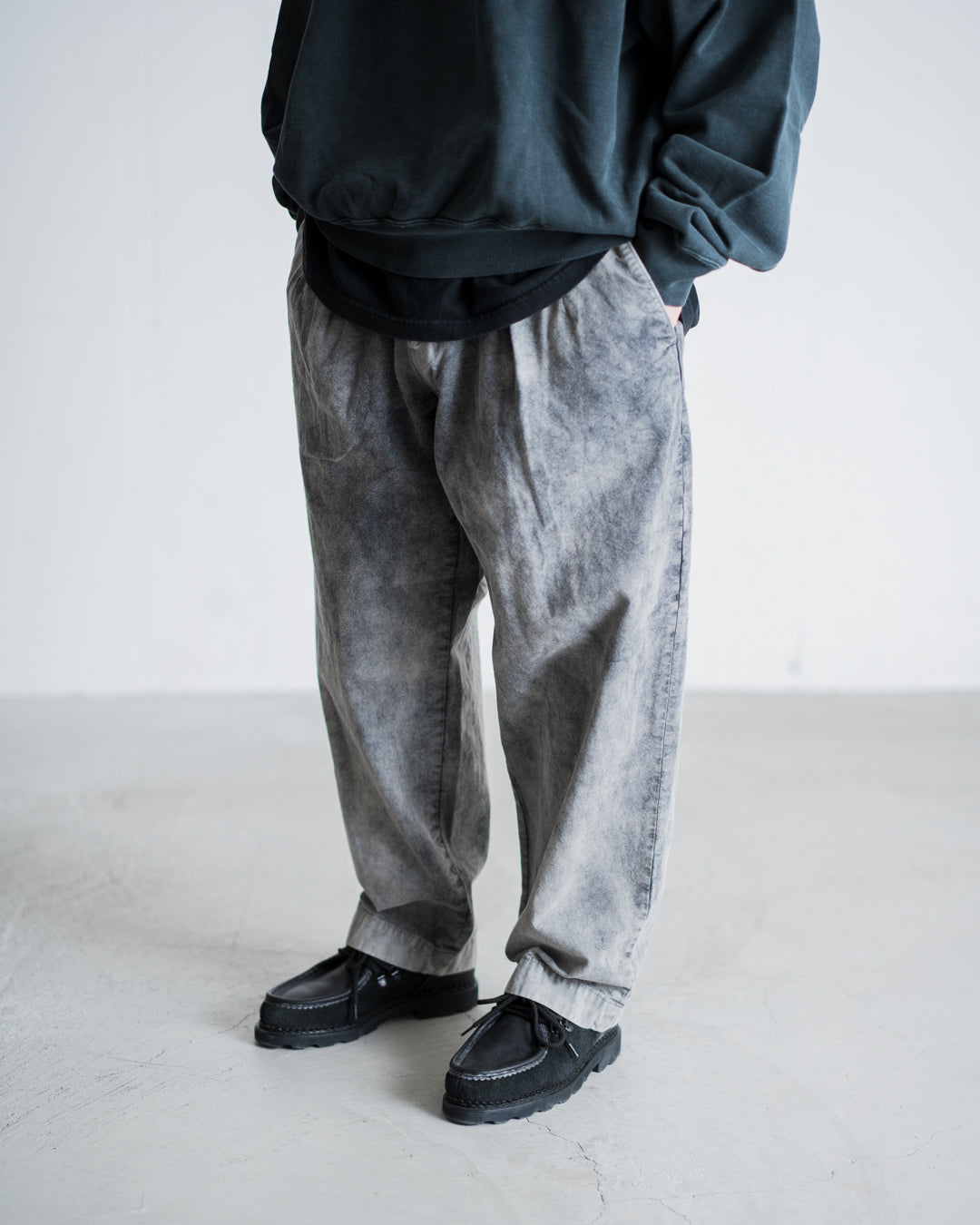 ANACHRONORM SULFUR DYED TUCK WIDE TROUSERS SULFUR