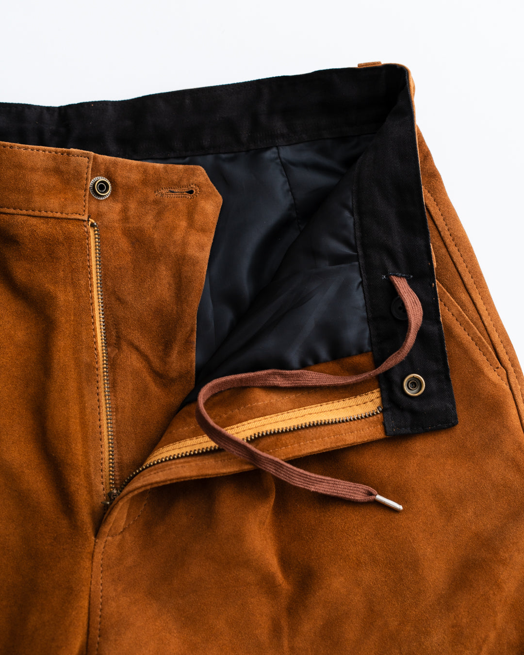 【EXCLUSIVE ITEM】CCU NEW WIDE FIT SLACKS - SUEDE