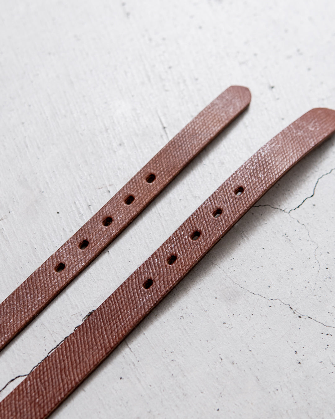 INTERIM CROSS GRAIN OAK BARK LEATHER BELT (DARK STAIN) 25,30mm