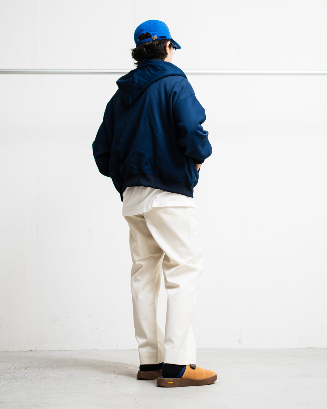 [LAST 1] FOUNDOUR ZIP UP HOODIE