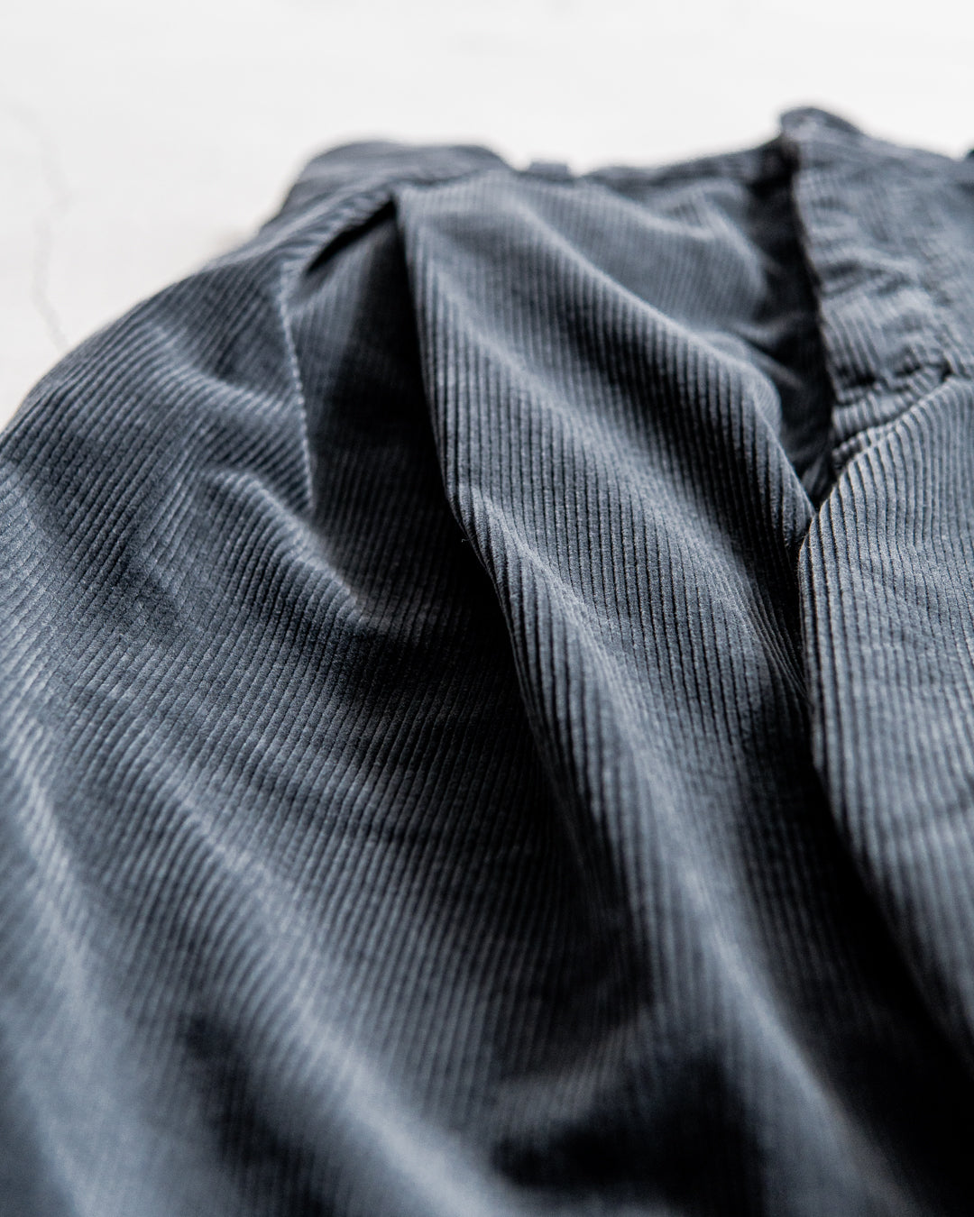 is-ness CORDUROY TUCK TROUSERS