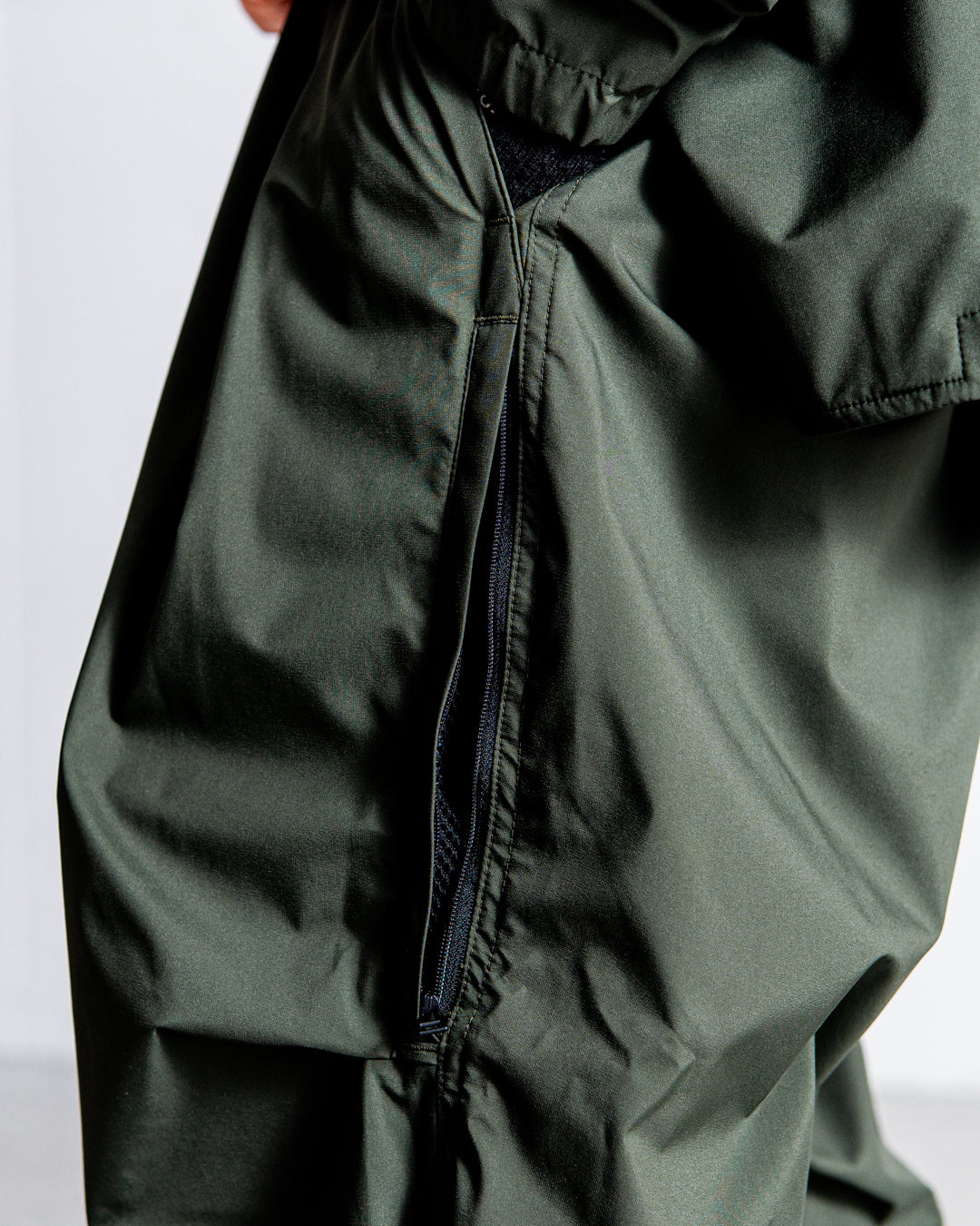 【12.7 20:00 release start】UNTRACE 3 Layer Ventilation Tuck Pants
