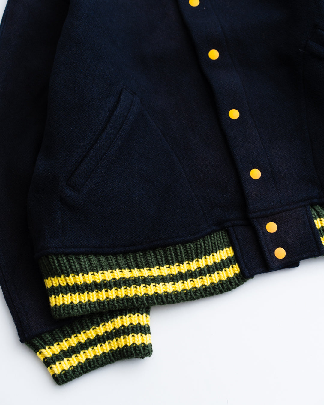 [10.11 sat 11:00 Release] BOWWOW MUVJ  ST. MACLAREN UNIV. VARSITY JACKET AGED