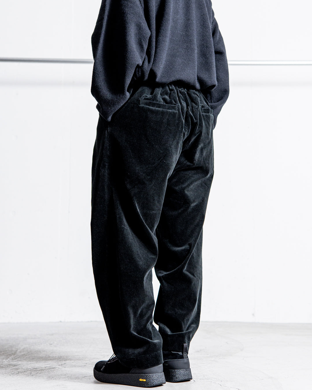 is-ness CORDUROY TUCK TROUSERS