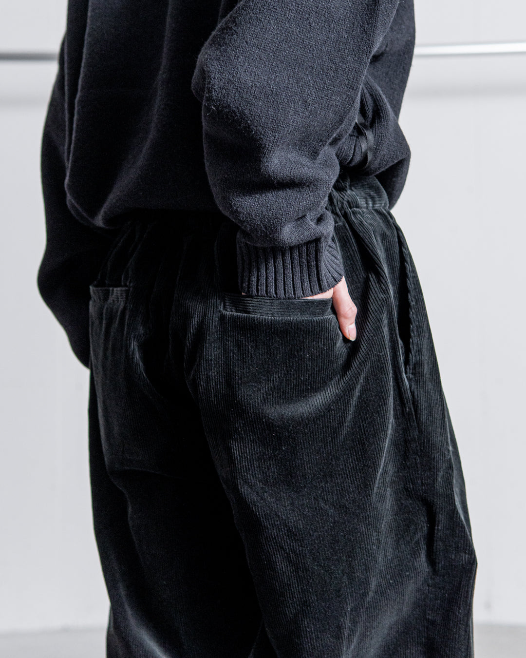 is-ness CORDUROY TUCK TROUSERS