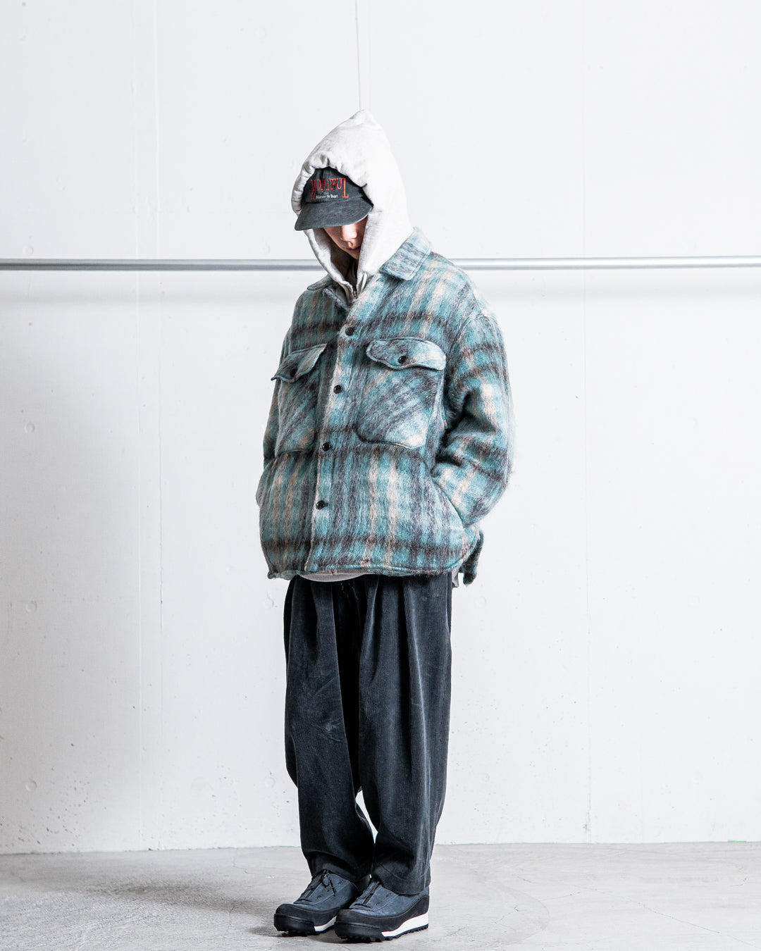 is-ness CORDUROY TUCK TROUSERS