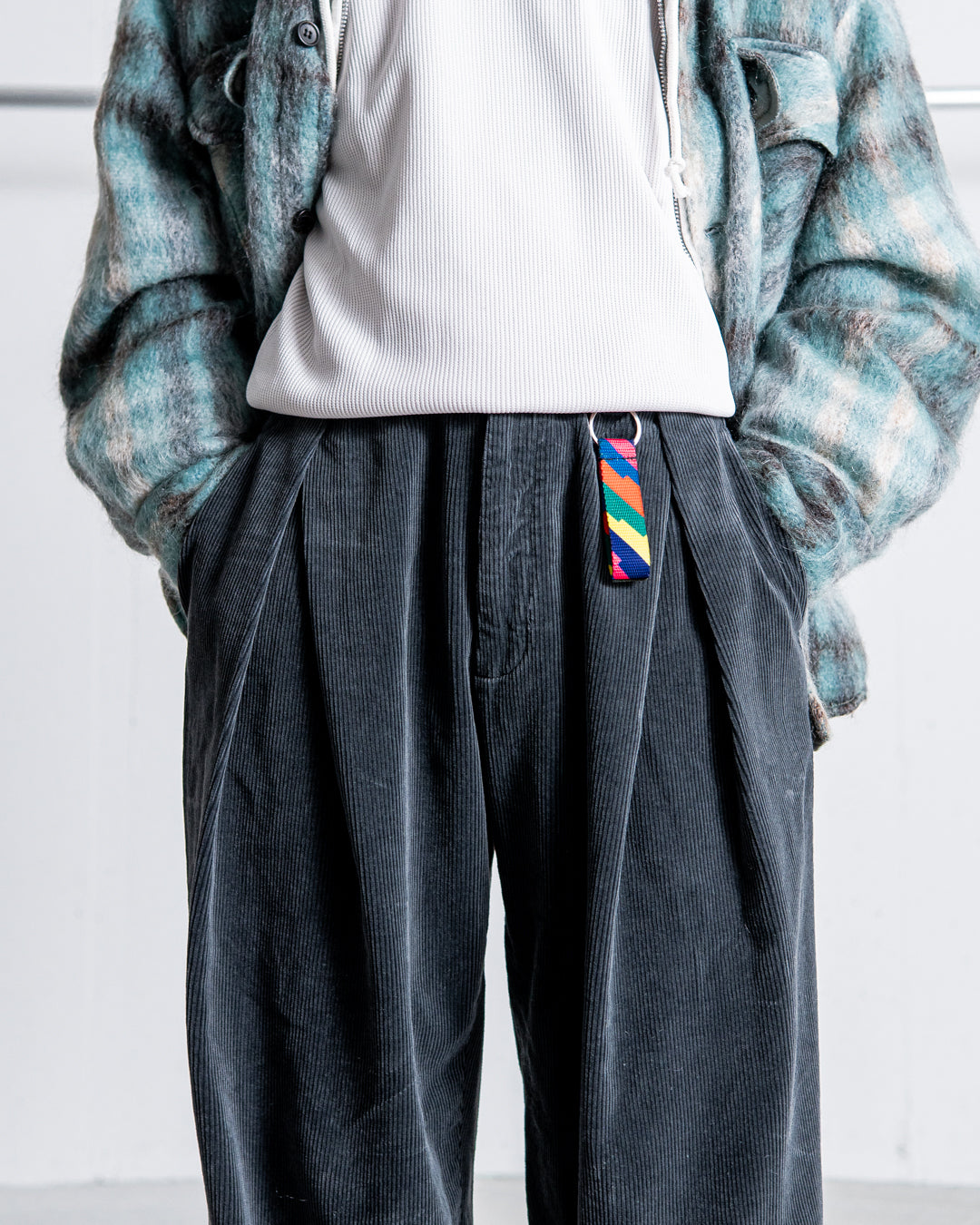 is-ness CORDUROY TUCK TROUSERS