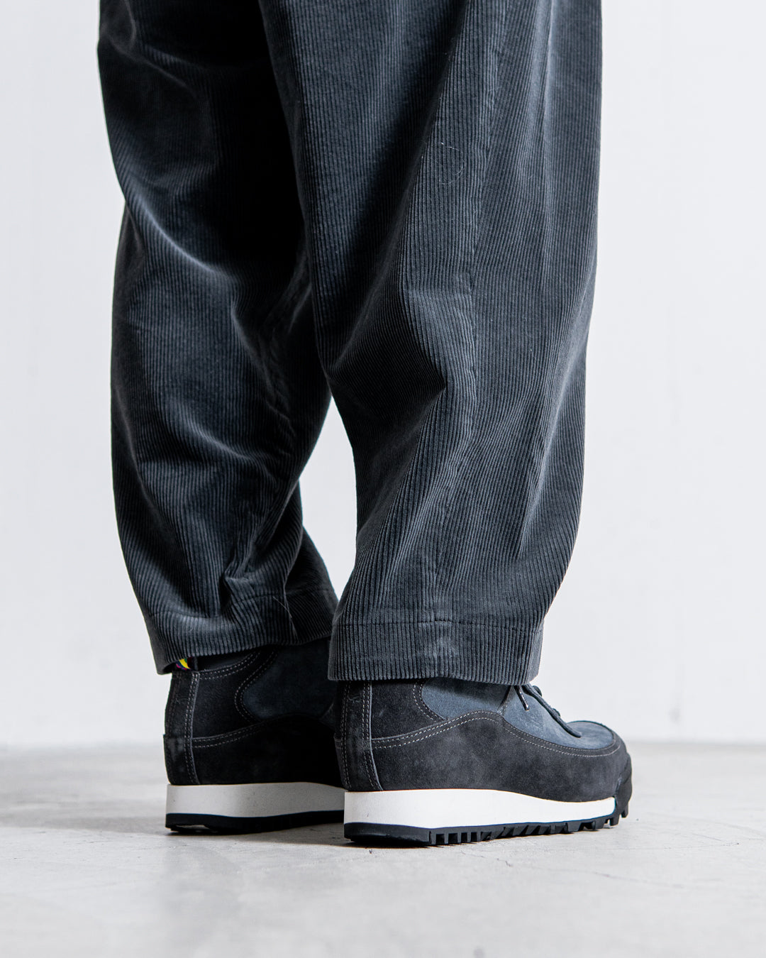 is-ness CORDUROY TUCK TROUSERS