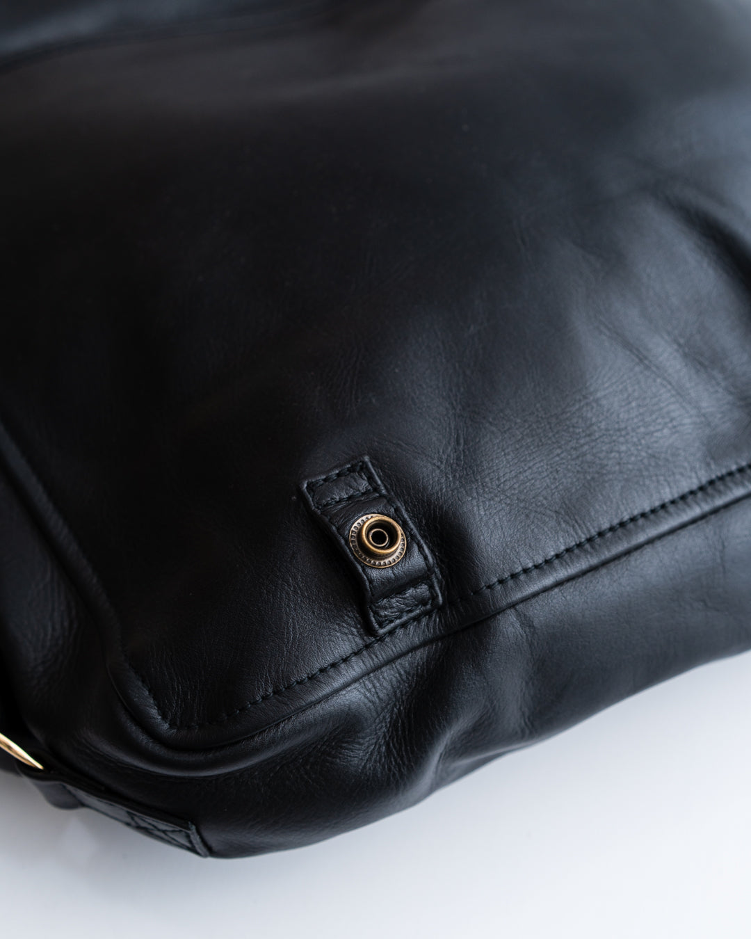 CCU FLAP SHOULDER BAG M - COW SKIN ANILINE