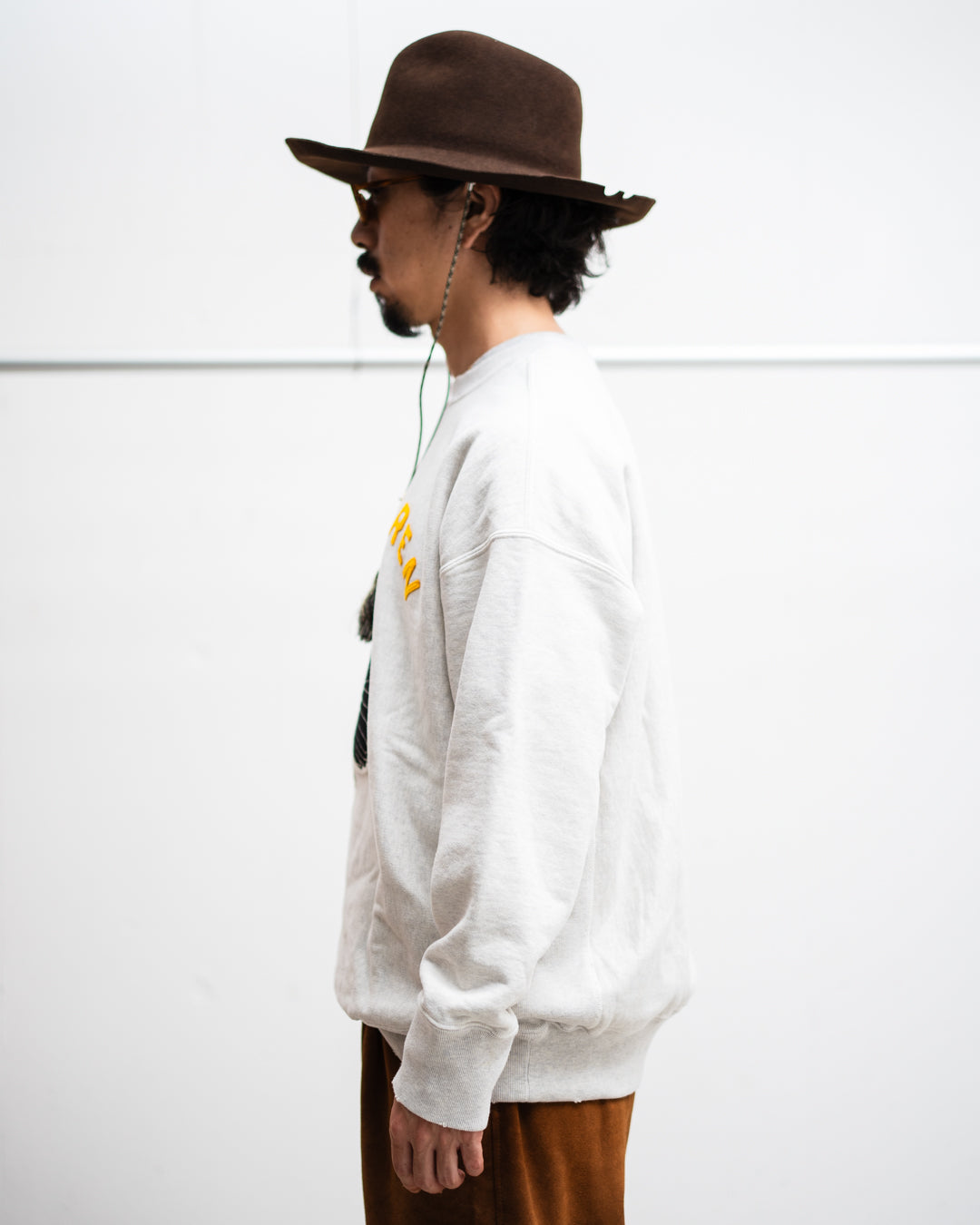 [10.11 sat 11:00 Release] BOWWOW ST. MACLAREN UNIV. SWEATSHIRT AGED