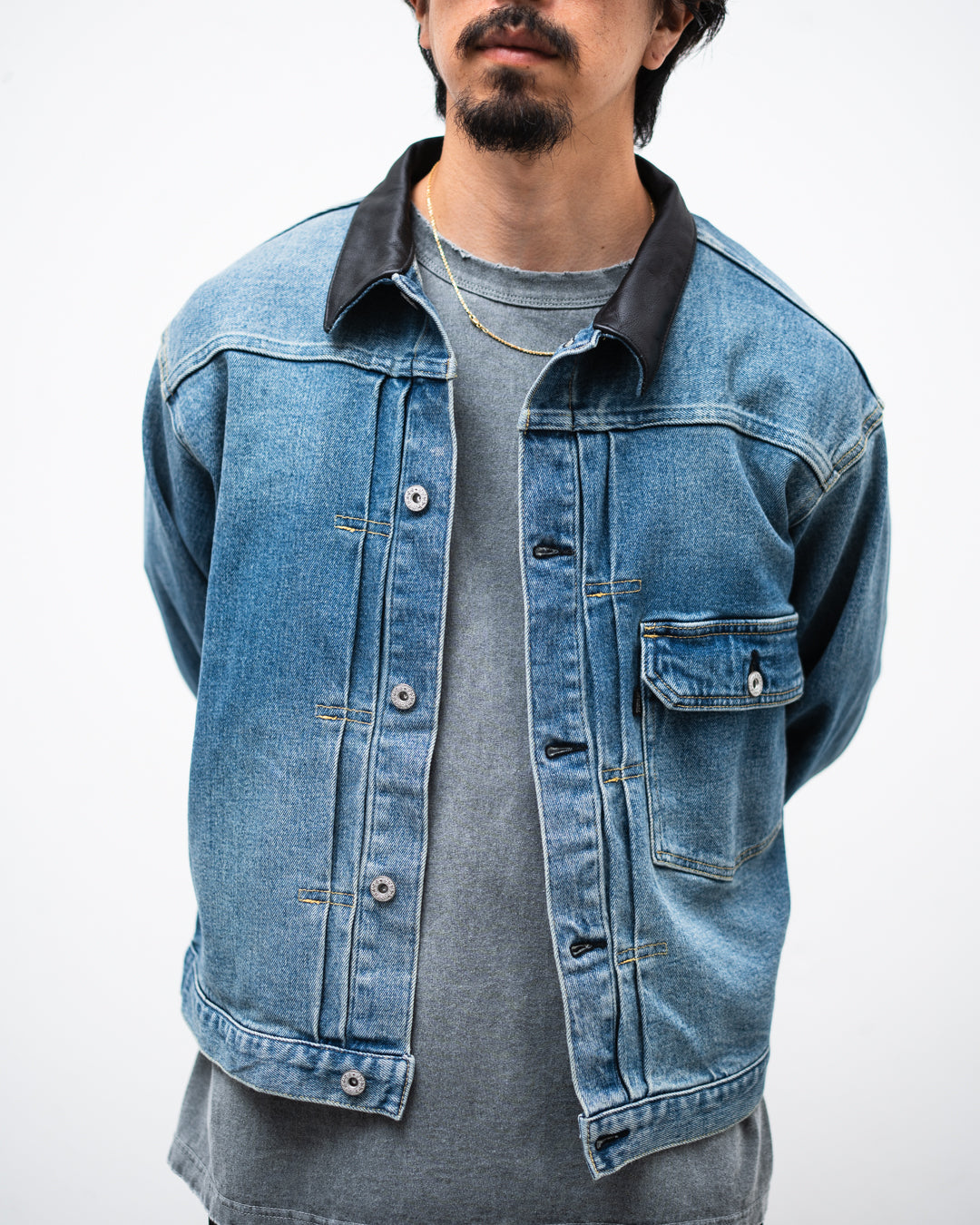 [8.8 sat 12:00 Release] SEDAN ALL-PURPOSE Leather Collar Denim Jacket