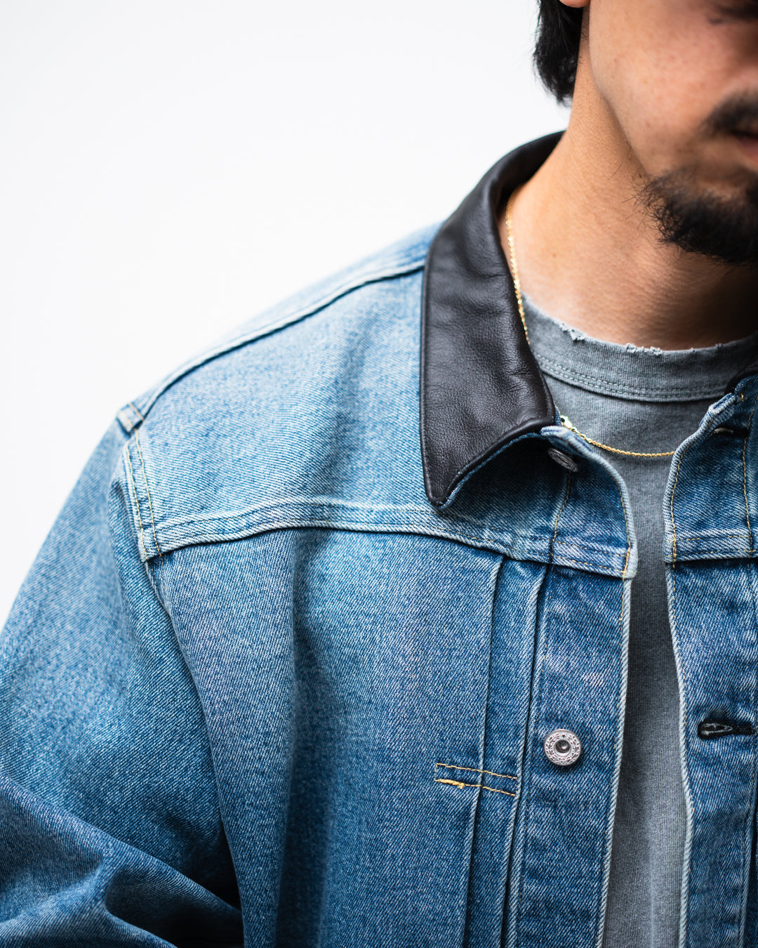 [8.8 sat 12:00 Release] SEDAN ALL-PURPOSE Leather Collar Denim Jacket
