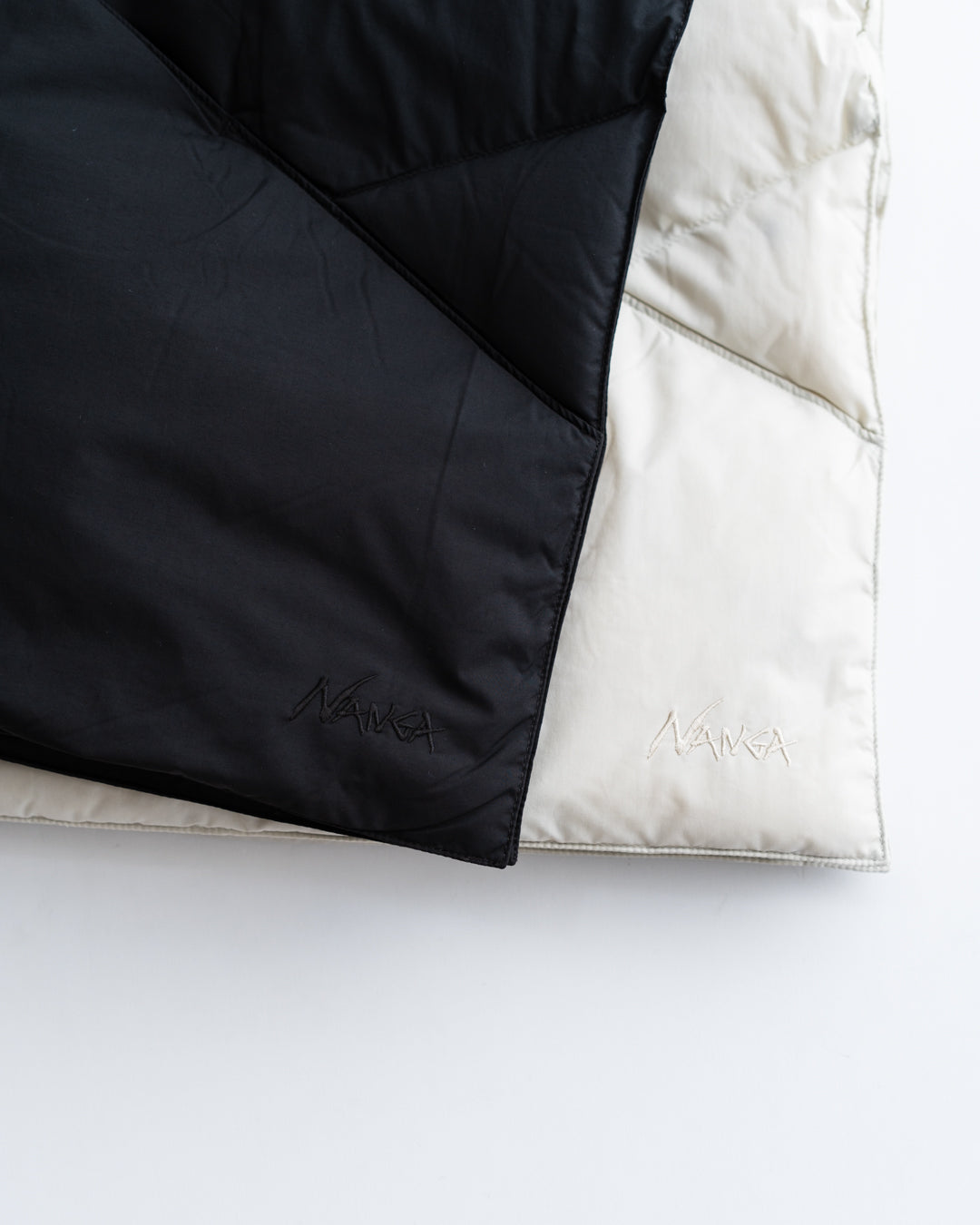 NANGA DOWN PONCHO MUFFLER