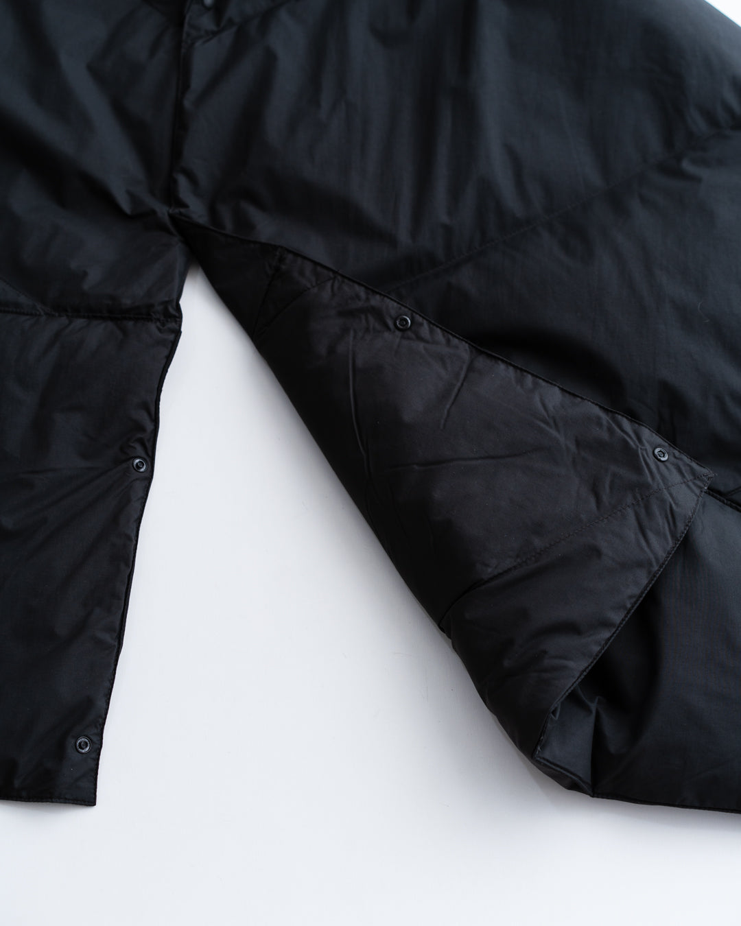 NANGA DOWN PONCHO MUFFLER