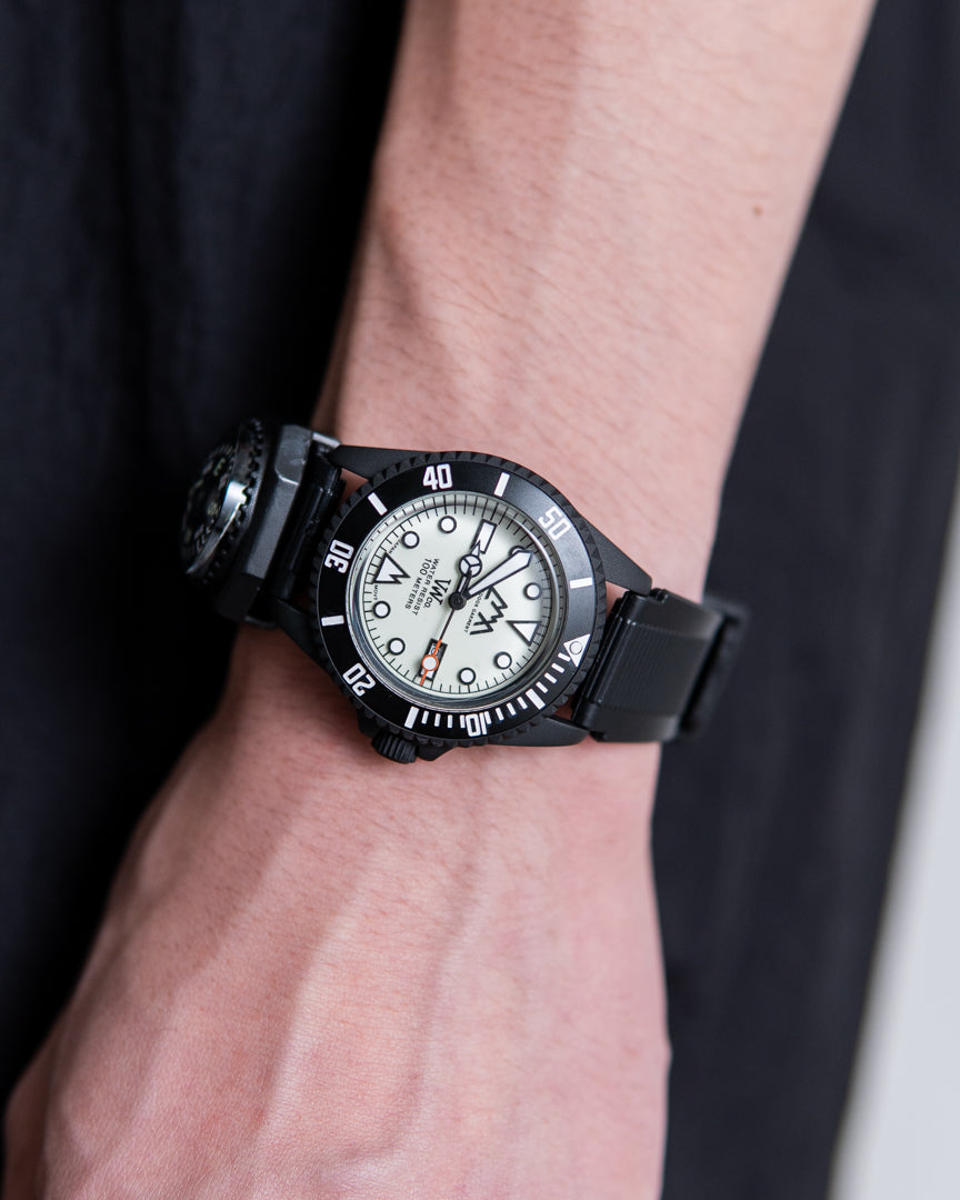 [collaboration] CMF OUTDOOR GARMENT CMF x VWC Field Watch