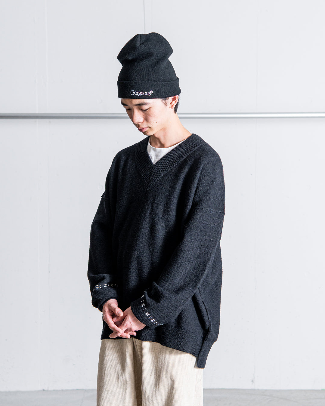 UNTRACE V-NECK PULLOVER KNIT_209
