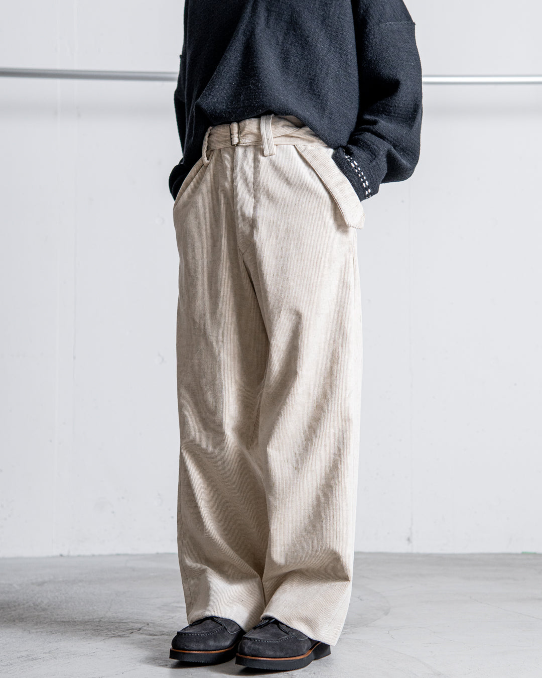 INTERIM BELTED MIL BAGGY TROUSER - 9W LINEN COTTON CORDUROY