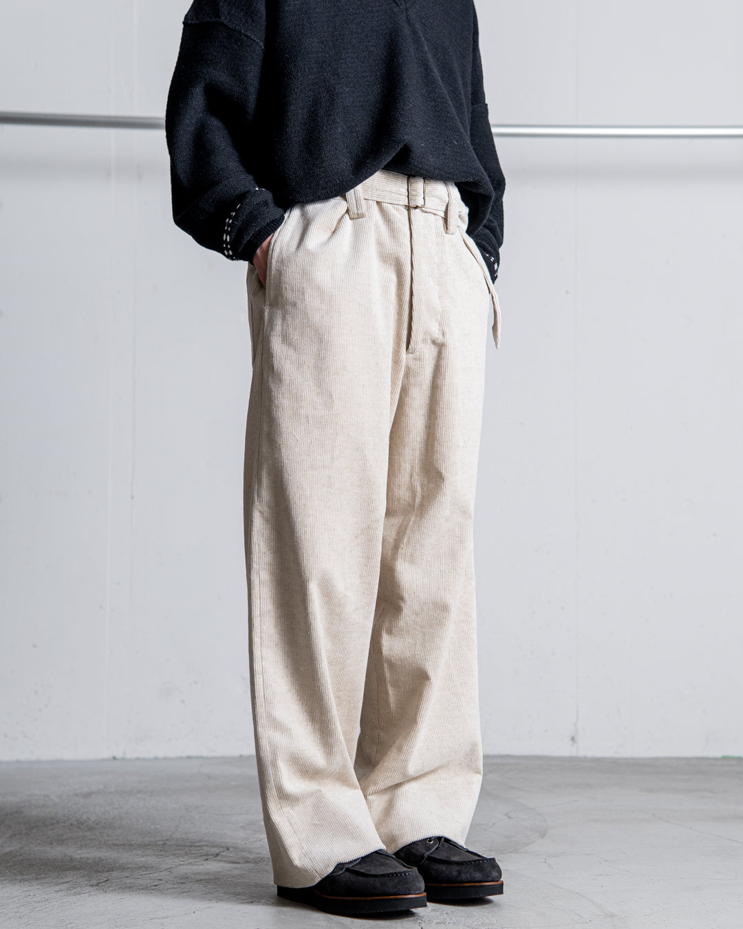 INTERIM BELTED MIL BAGGY TROUSER - 9W LINEN COTTON CORDUROY
