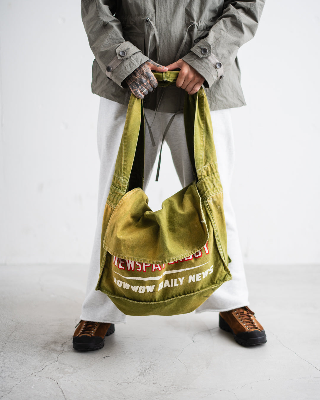 [8.29 sat 11:00 Release] BOWWOW WIDE STRAP NEWSPAPER BAG
