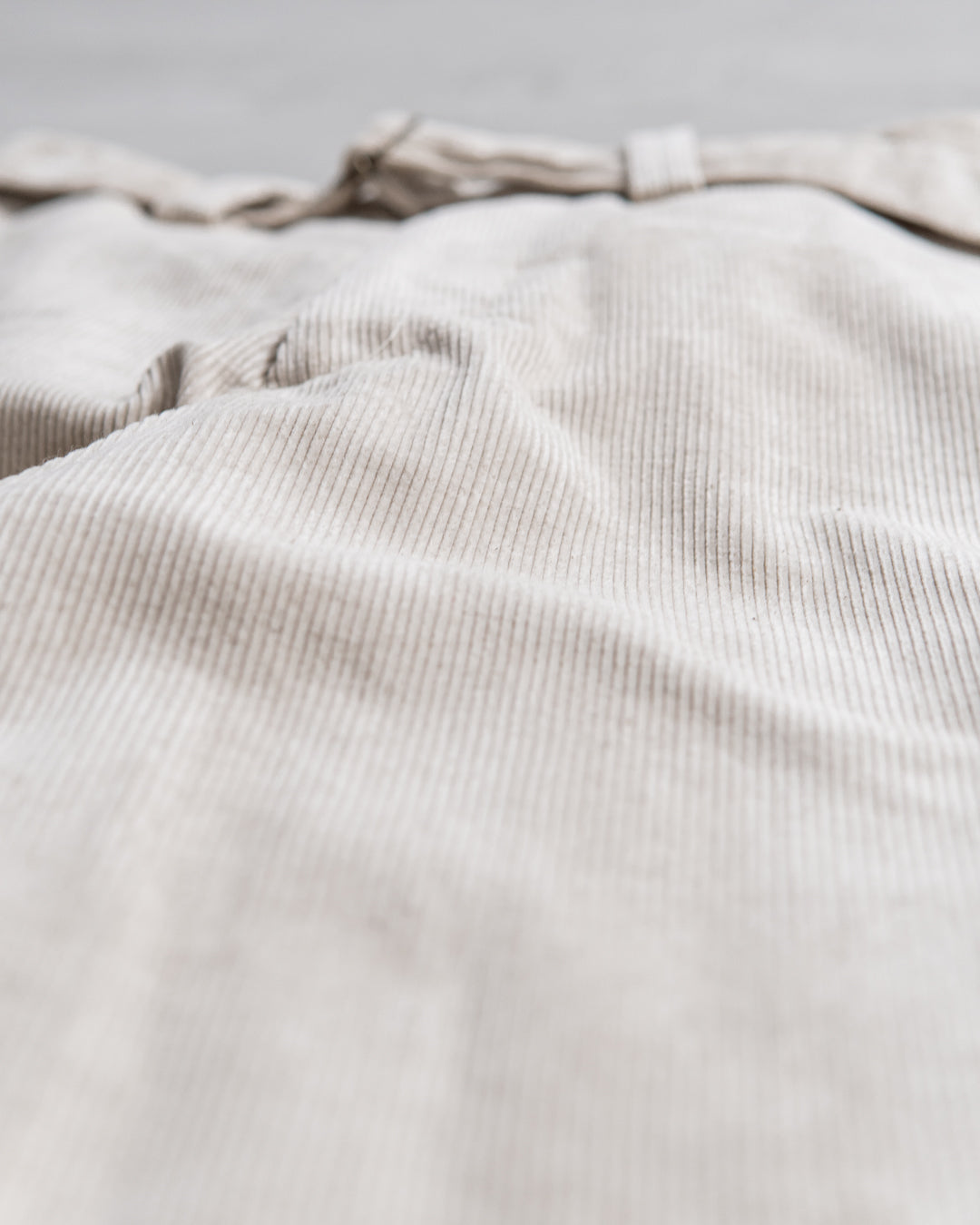 INTERIM BELTED MIL BAGGY TROUSER - 9W LINEN COTTON CORDUROY