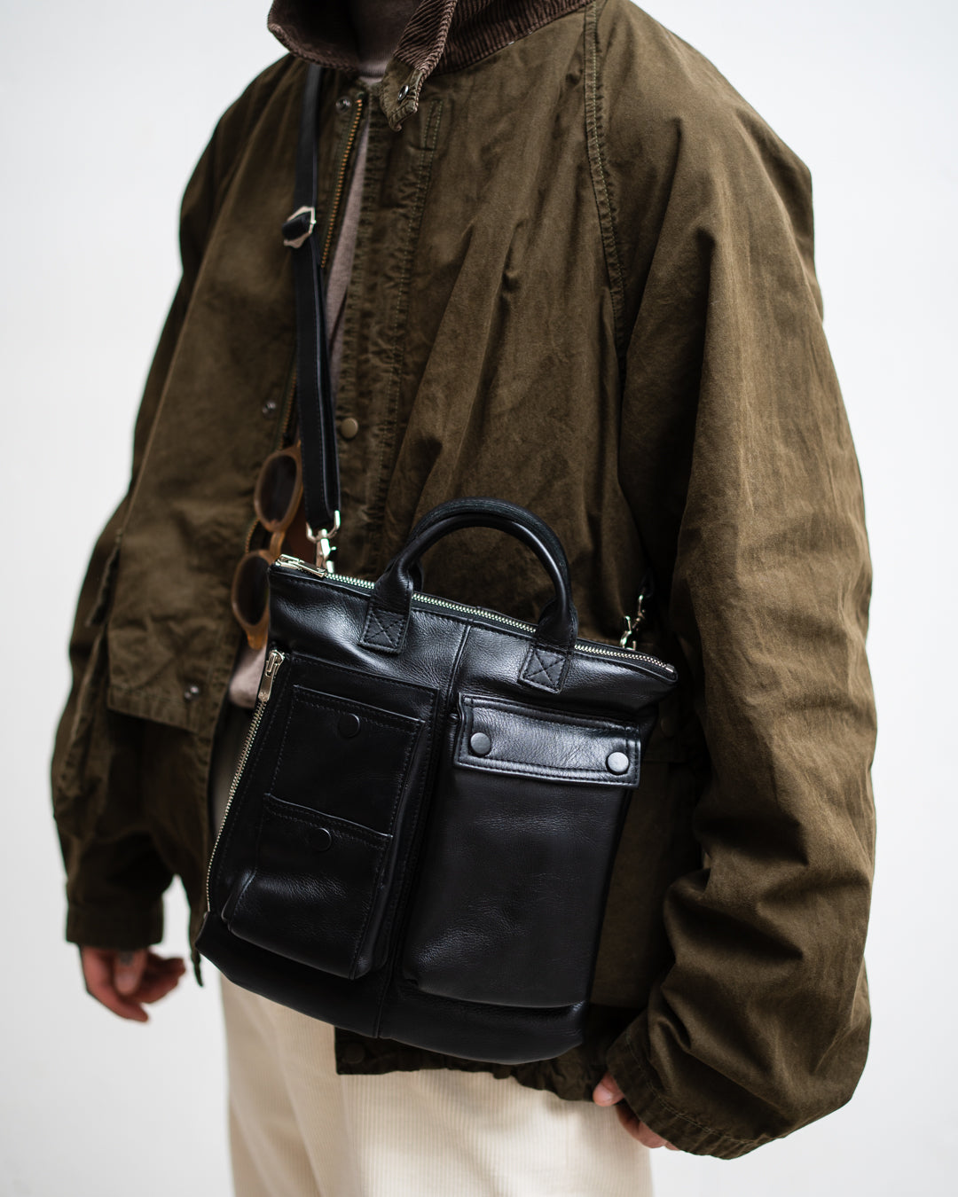 CCU シーシーユーHELMET BAG ヘルメットバッグ アニリンカウレザー 通販] CCU(シーシーユー) HELMET BAG S 商品ページ – fazeone