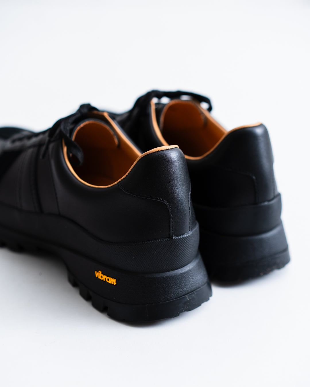 Tomo & Co. GERMAN TRAINER
