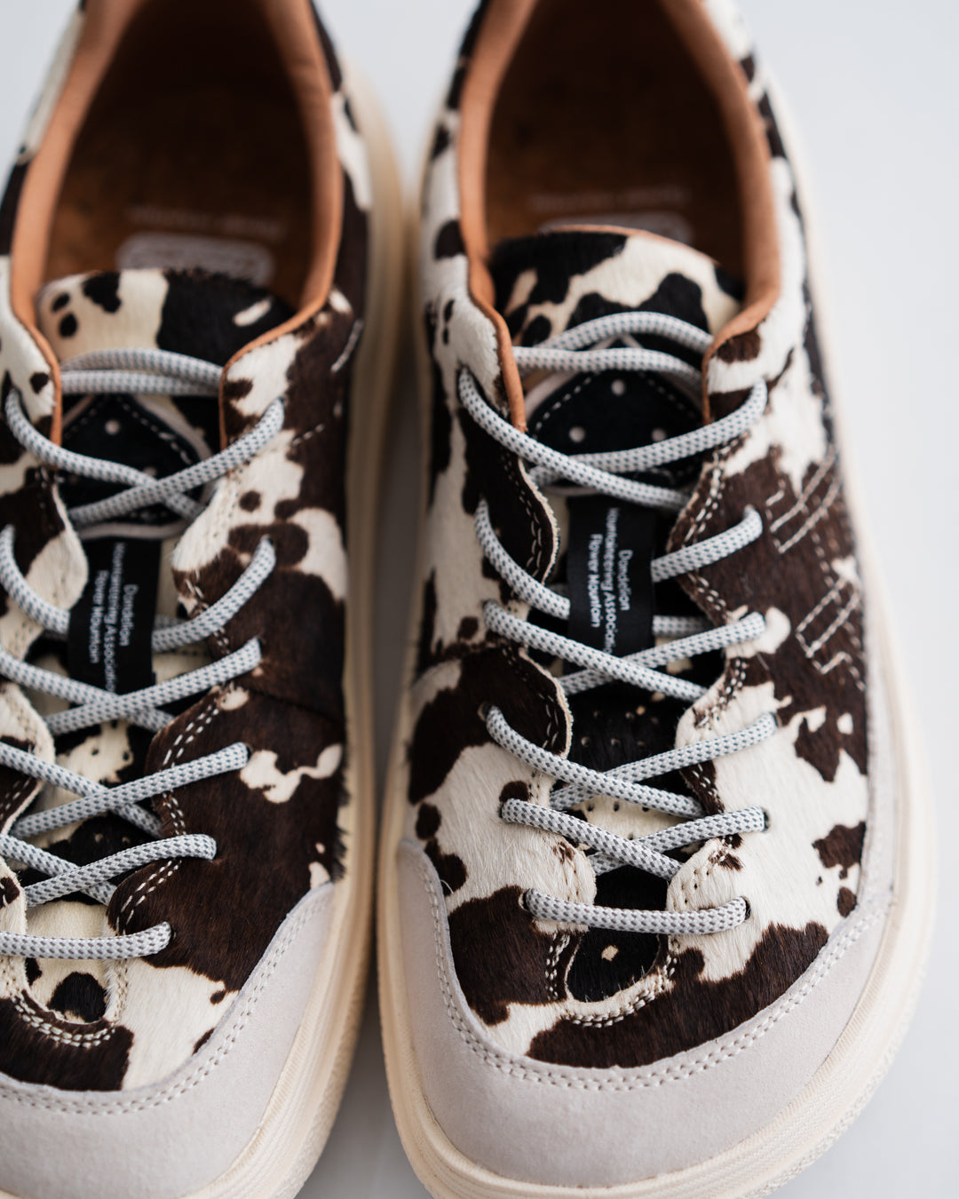 Flower MOUNTAIN FAMI - WHITE/BLACK ANM (FM108059)