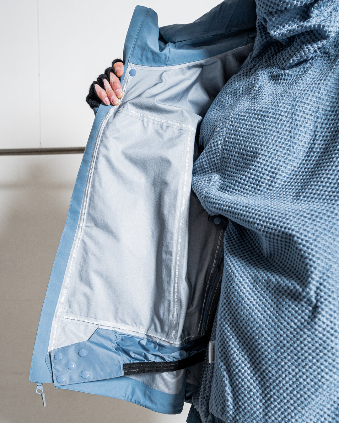 CMF OUTDOOR GARMENT WHITE OUT SHELL COEXIST