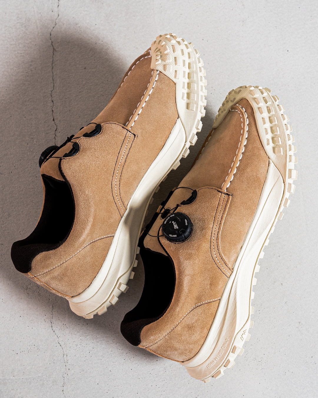 CMF OUTDOOR GARMENT APPROACH 02 SETTER