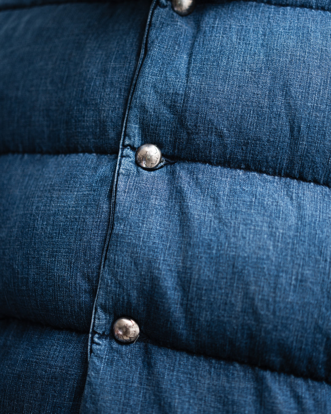 REMI RELIEF ナチュラル加工デニムダウンVEST